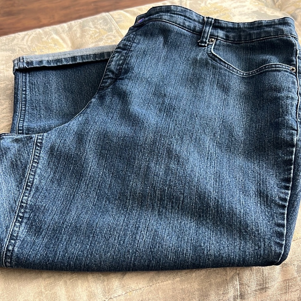 JNY Lexington Cuffed Denim Capris, 22W, Nice, Cotton/Poly/Elastaine
